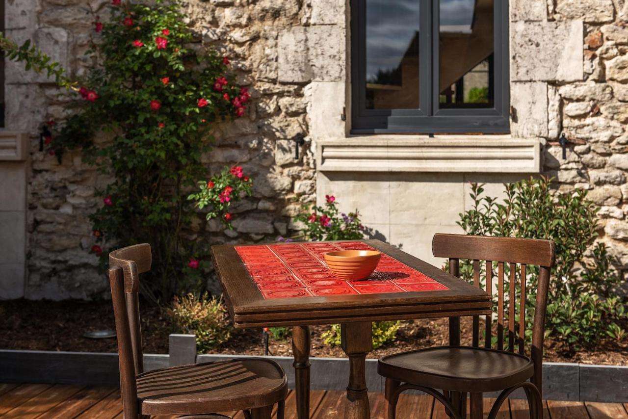 Une Escale En Berry Foecy Exterior photo